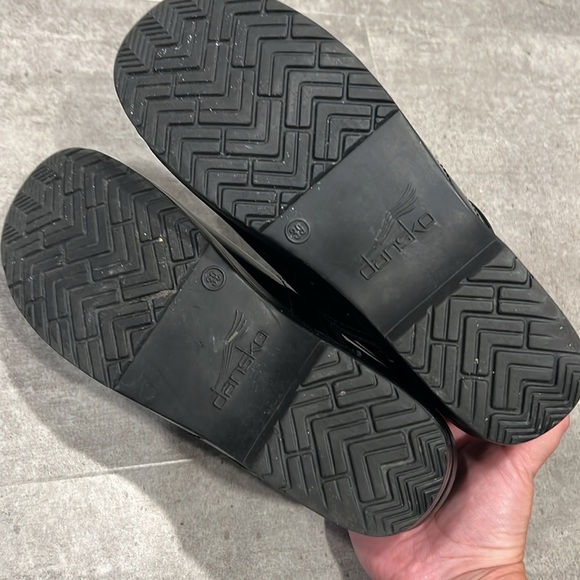 Dansko Patent Leather Black Clogs Size 39 - Picture 10 of 10